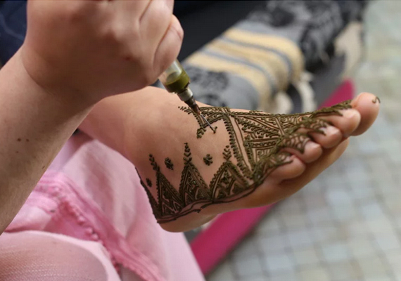 Music for Morocco In Motion - Le henné, tatouage éphémère video